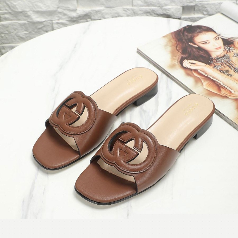 G*u*i slippers